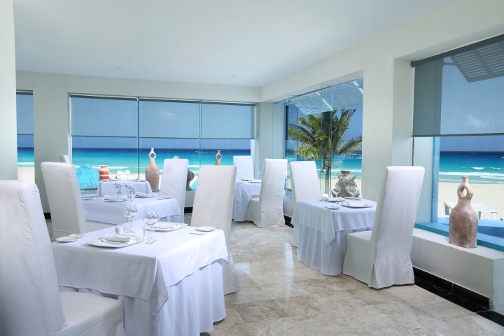 Cover image of a sample of the restaurant The white box Restaurant