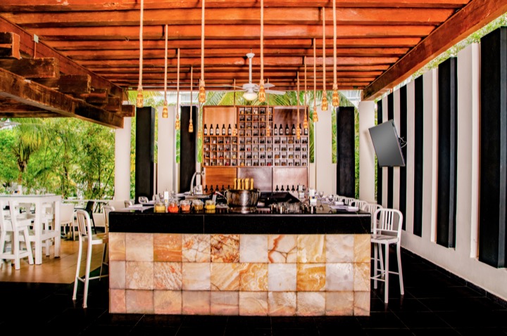 Imágen portada muestra de restaurante Bites Food Hall
