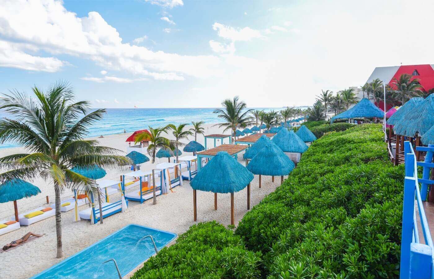 Sala de espera con sillones en salas de reuniones en Hotel Smart Cancún by Oasis