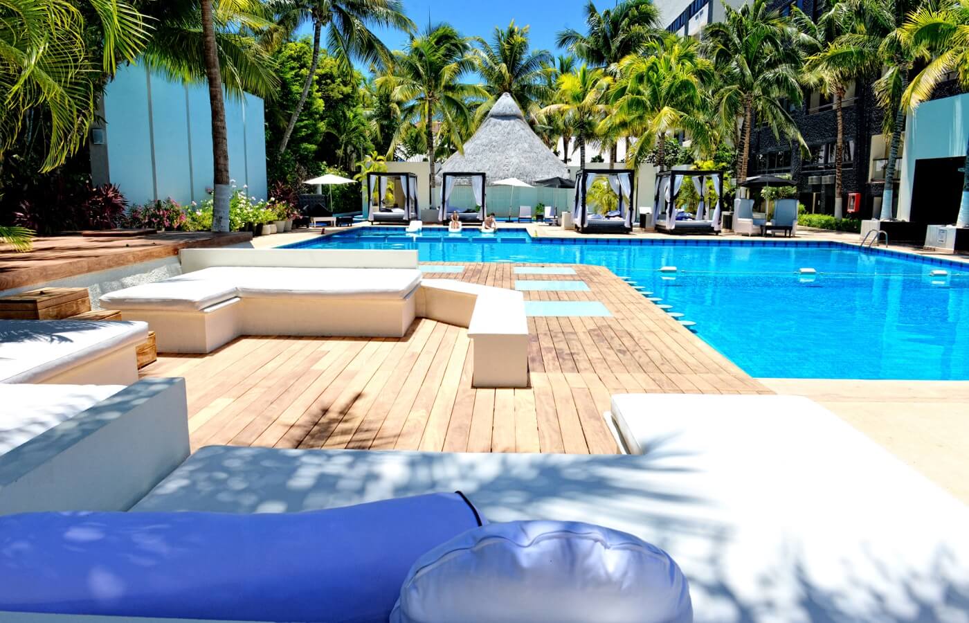 Habitación con cama King Size en hotel Smart Cancun by Oasis