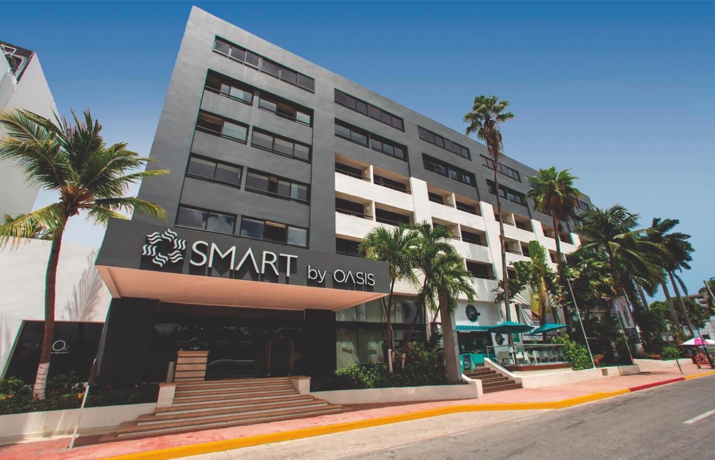 Exterior View of Hotel Smart Cancun by Oasis